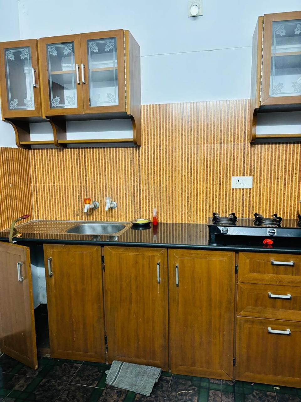 Luxus Inn Ja - Padmanabha Thiruvananthapuram Kültér fotó