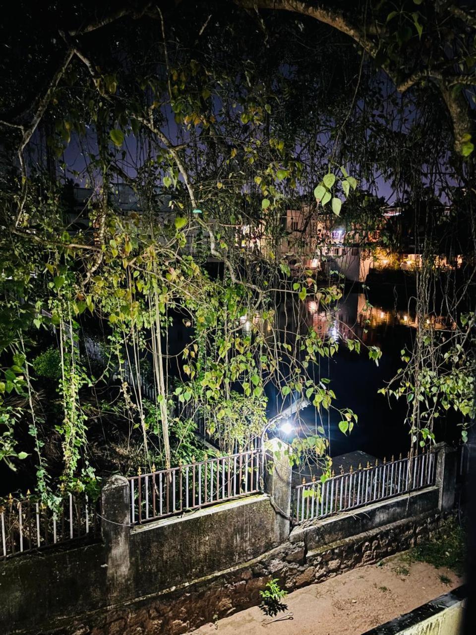 Luxus Inn Ja - Padmanabha Thiruvananthapuram Kültér fotó